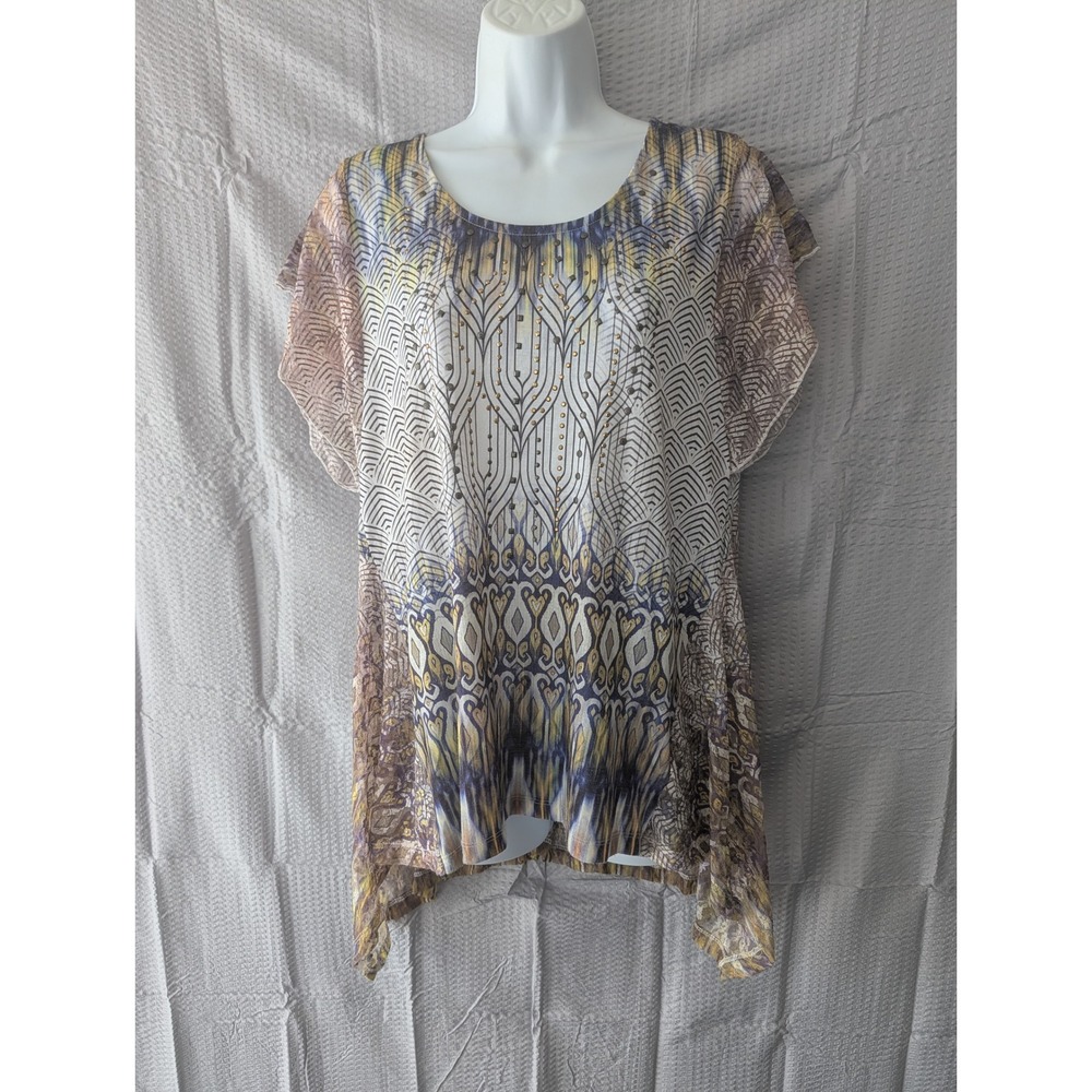 Energe World Wear Women Small Studded Geometric Print Sharkbite Hem Mesh Top